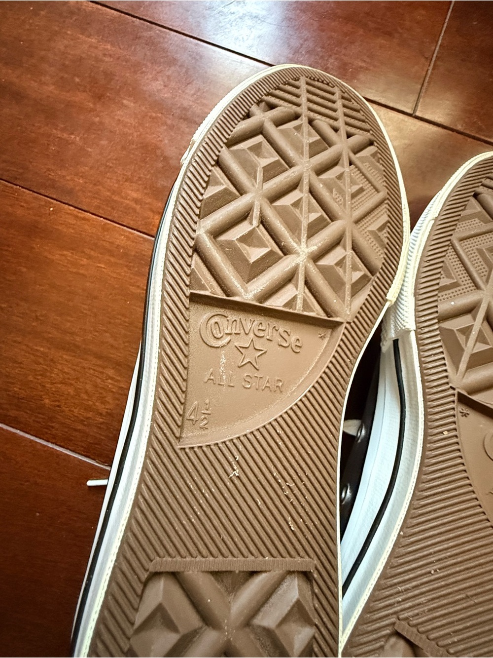 New Converse Metallic Silver Low Top Platform Sneakers - Picture 4 of 6